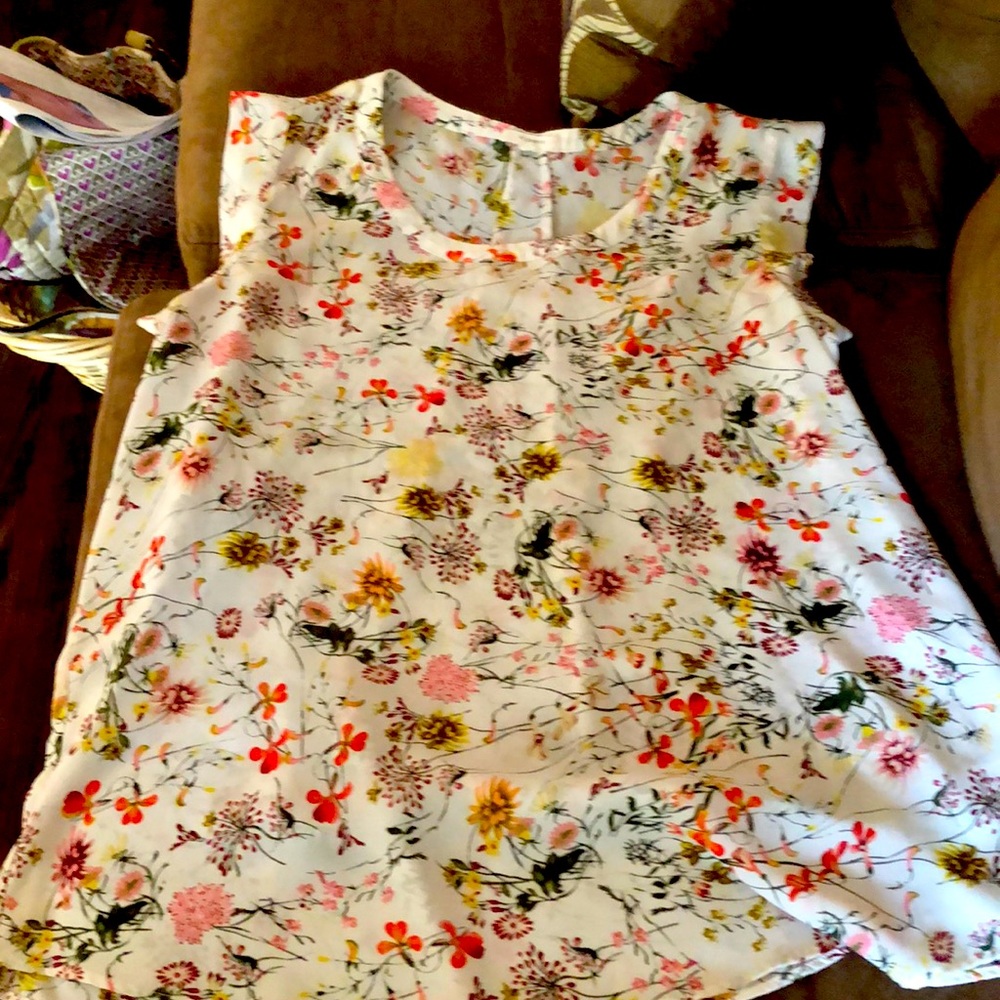 Sleeveless blouse